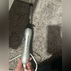 Beachwaver curling iron